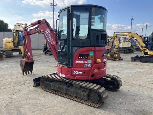 MINI EXCAVATOR — Auction (lot 8461-365)