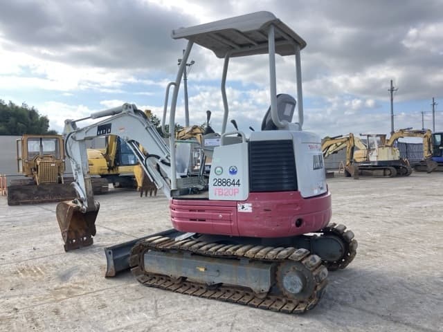 MINI EXCAVATOR — Auction (lot 8461-366)