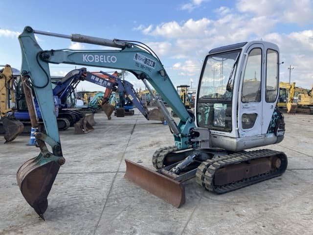 MINI EXCAVATOR — Auction (lot 8461-367)