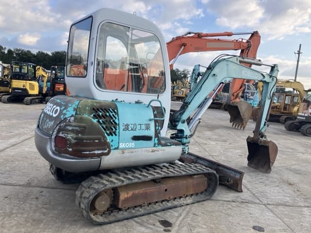 MINI EXCAVATOR — Auction (lot 8461-367)