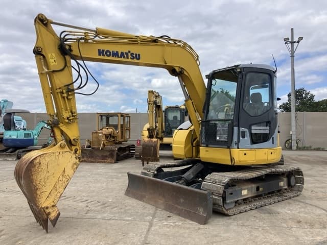 EXCAVATOR — Auction (lot 8461-372)
