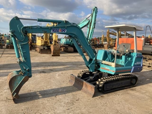 MINI EXCAVATOR — Auction (lot 8461-373)