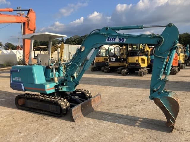 MINI EXCAVATOR — Auction (lot 8461-373)