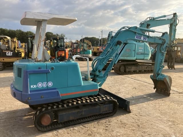 MINI EXCAVATOR — Auction (lot 8461-373)