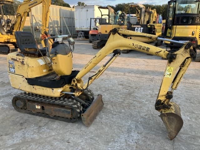 MINI EXCAVATOR — Auction (lot 8461-374)