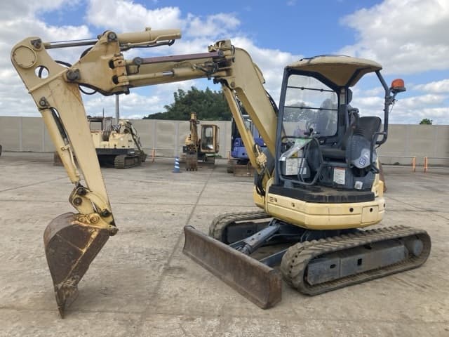 MINI EXCAVATOR — Auction (lot 8461-379)