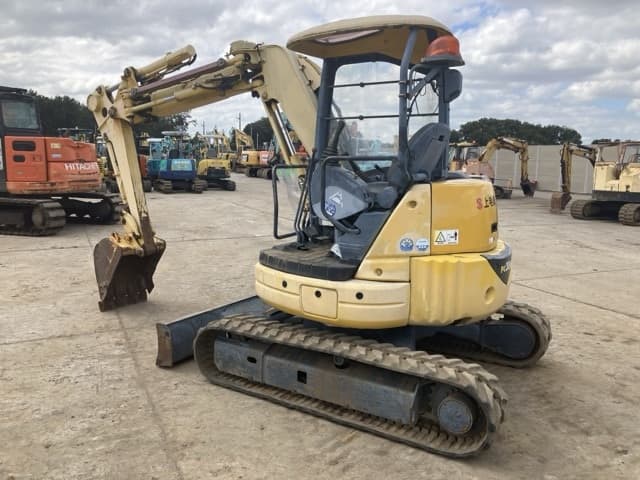 MINI EXCAVATOR — Auction (lot 8461-379)