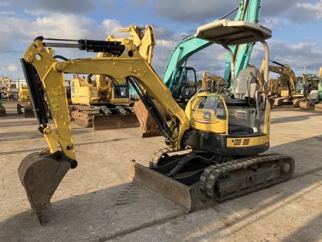 MINI EXCAVATOR — Auction (lot 8461-380)