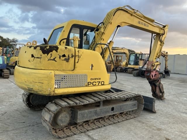 EXCAVATOR — Auction (lot 8461-381)