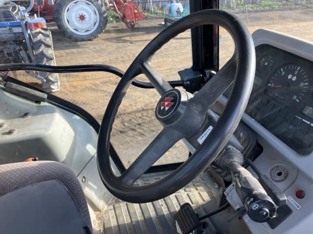 Tractor — Auction (lot 8461-3816)