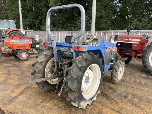 Tractor — Auction (lot 8461-3819)