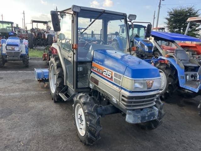 Tractor — Auction (lot 8461-3824)