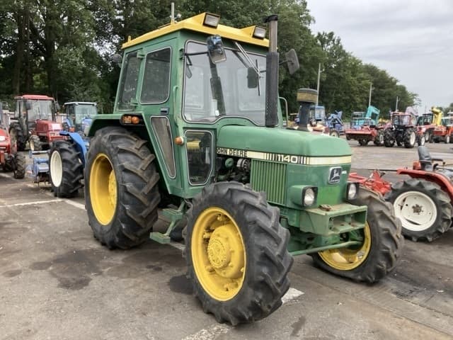 Tractor — Auction (lot 8461-3828)