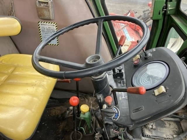 Tractor — Auction (lot 8461-3828)