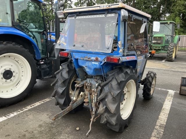 Tractor — Auction (lot 8461-3829)