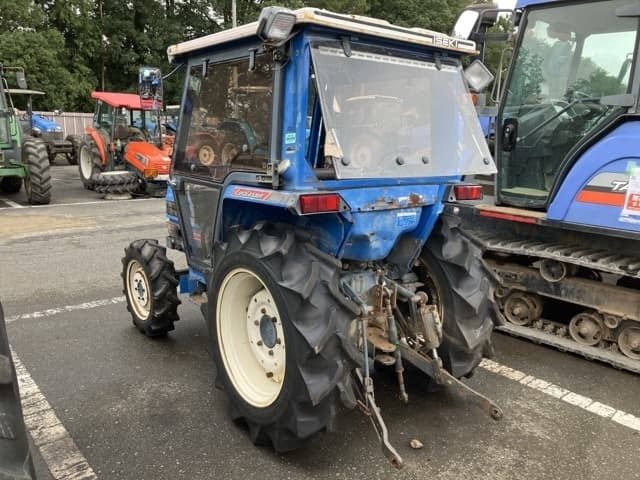 Tractor — Auction (lot 8461-3829)