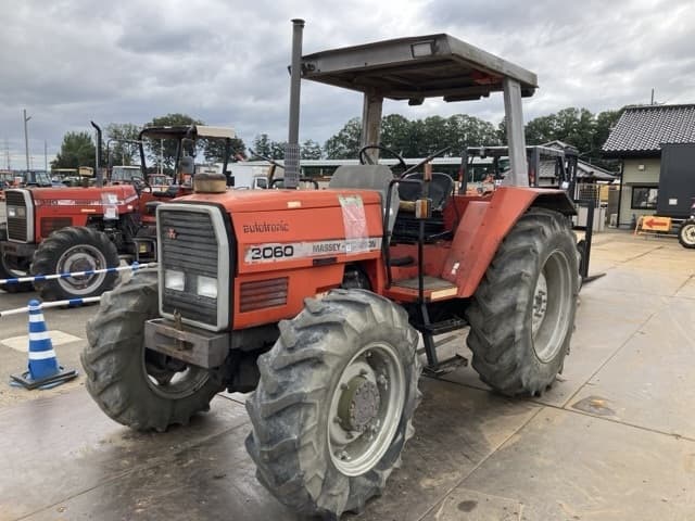 Tractor — Auction (lot 8461-3831)