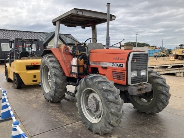 Tractor — Auction (lot 8461-3831)