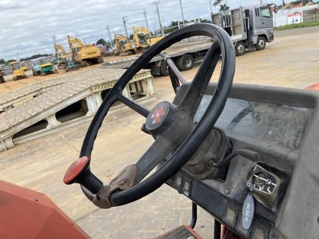 Tractor — Auction (lot 8461-3831)