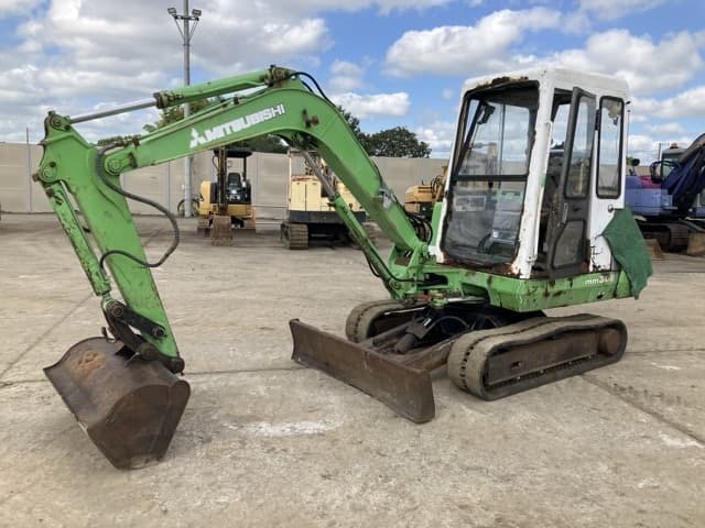 MINI EXCAVATOR — Auction (lot 8461-388)