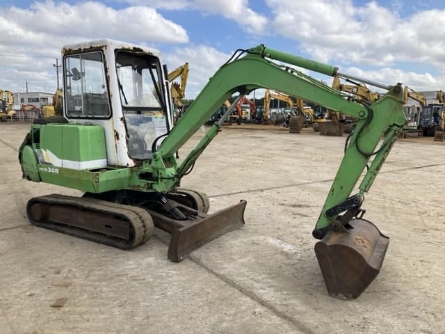MINI EXCAVATOR — Auction (lot 8461-388)
