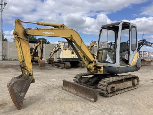 MINI EXCAVATOR — Auction (lot 8461-393)