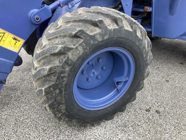 MINI WHEEL LOADER — Auction (lot 8461-396)
