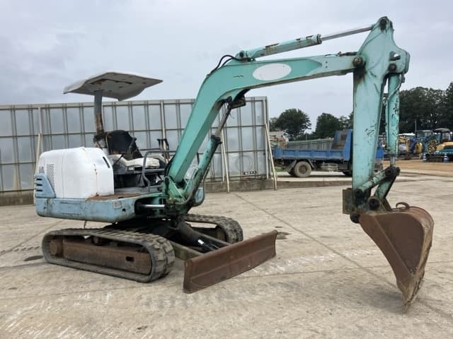 MINI EXCAVATOR — Auction (lot 8461-400)