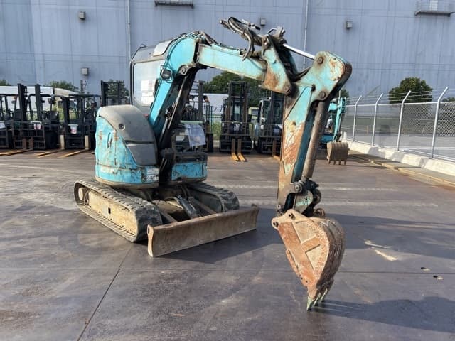 MINI EXCAVATOR — Auction (lot 8461-40001)