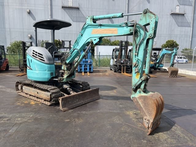 MINI EXCAVATOR — Auction (lot 8461-40002)