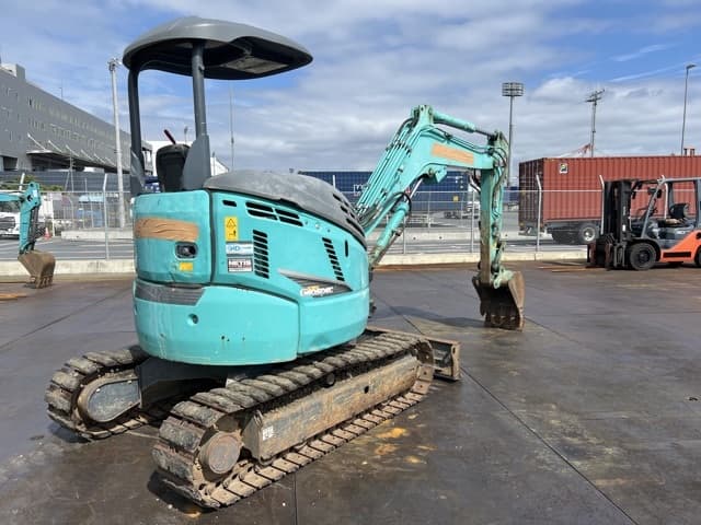 MINI EXCAVATOR — Auction (lot 8461-40002)
