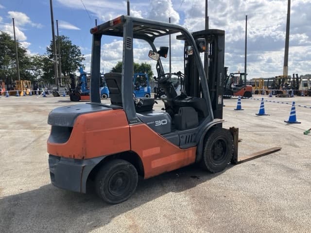 Forklift — Auction (lot 8461-4004)