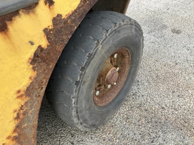 Forklift — Auction (lot 8461-4010)