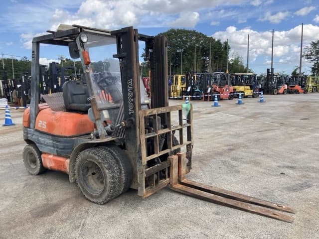 Forklift — Auction (lot 8461-4011)