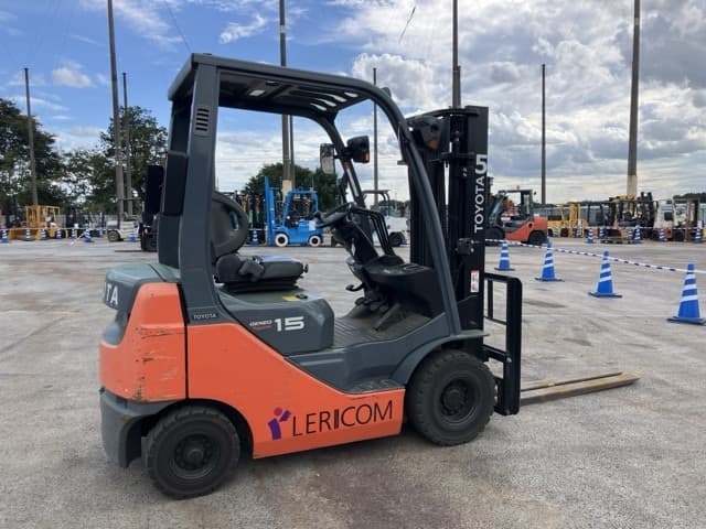 Forklift — Auction (lot 8461-4014)