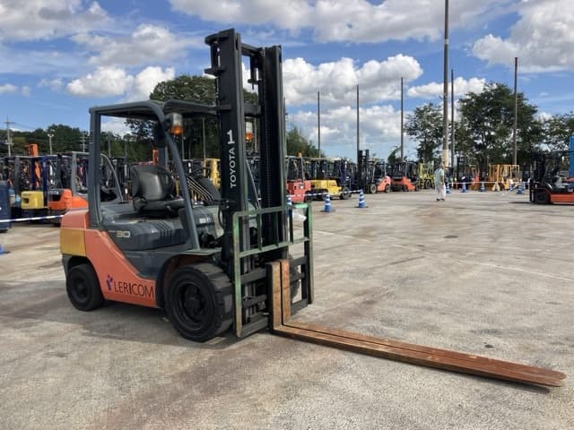 Forklift — Auction (lot 8461-4016)