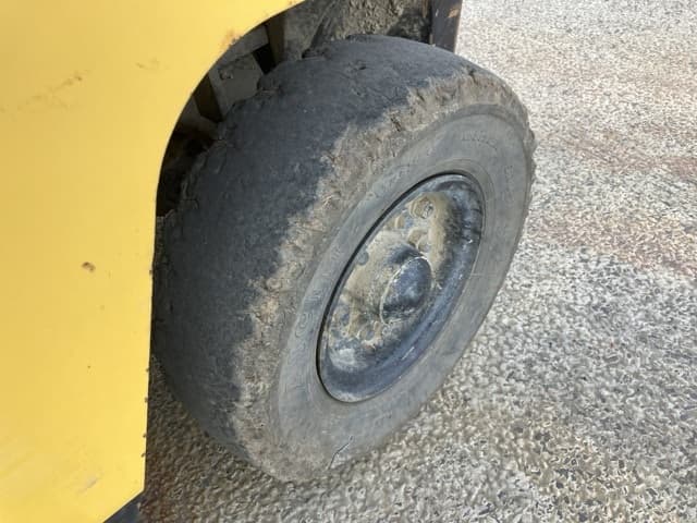 Forklift — Auction (lot 8461-4018)