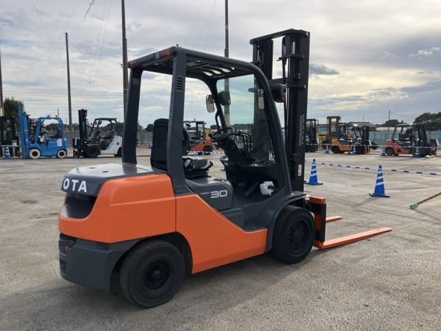 Forklift — Auction (lot 8461-4022)