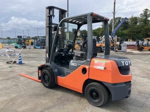 Forklift — Auction (lot 8461-4022)