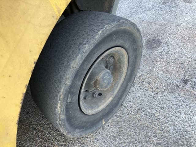 Forklift — Auction (lot 8461-4025)