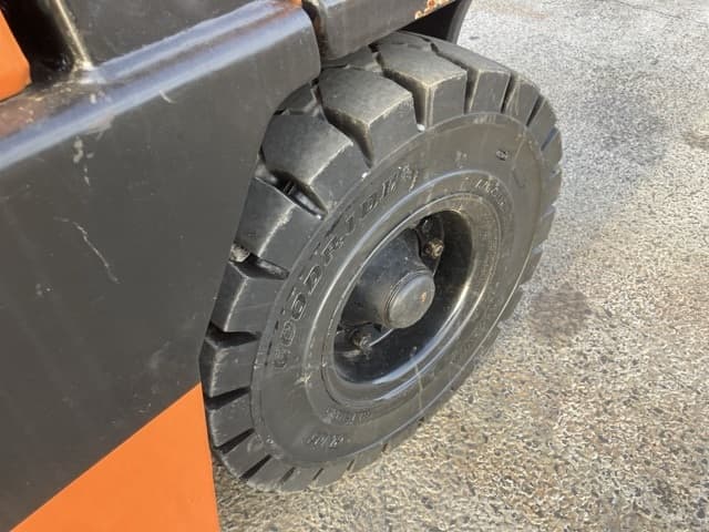 Forklift — Auction (lot 8461-4028)