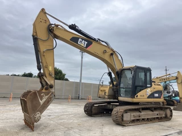 EXCAVATOR — Auction (lot 8461-404)