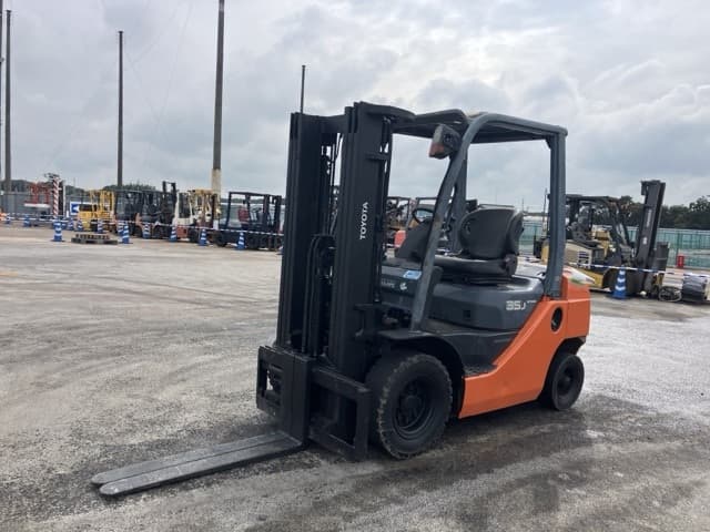 Forklift — Auction (lot 8461-4047)
