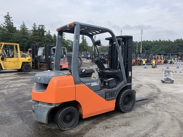 Forklift — Auction (lot 8461-4047)