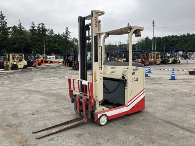 Reach Forklift — Auction (lot 8461-4048)