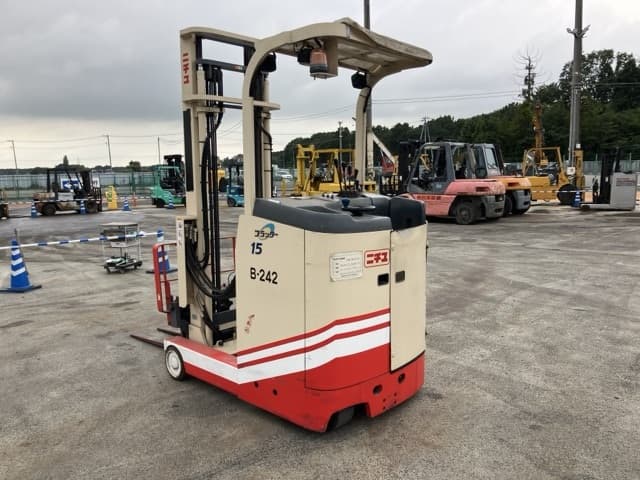 Reach Forklift — Auction (lot 8461-4048)