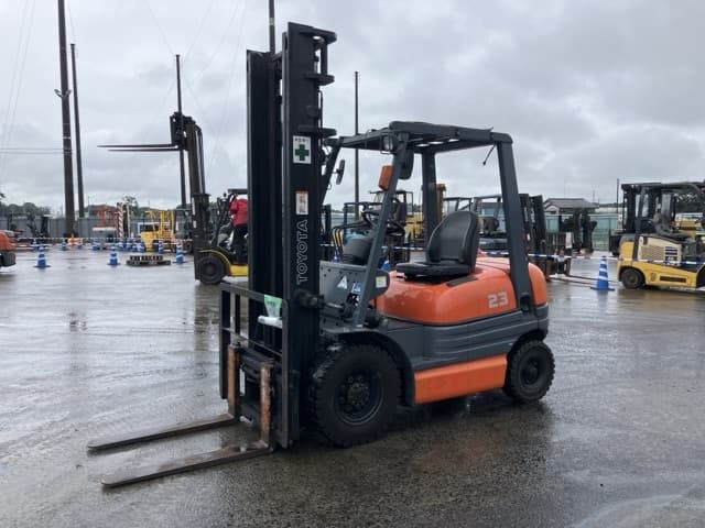 Forklift — Auction (lot 8461-4057)