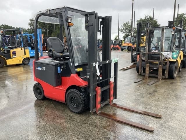 Battery Forklift — Auction (lot 8461-4070)