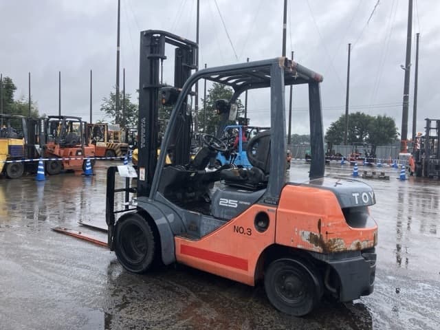 Forklift — Auction (lot 8461-4076)