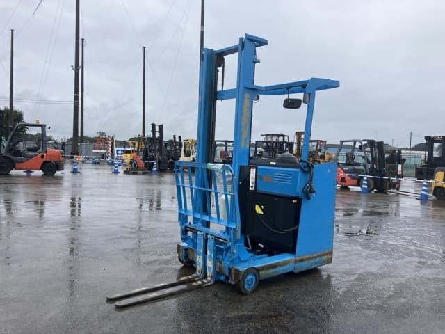 Reach Forklift — Auction (lot 8461-4077)
